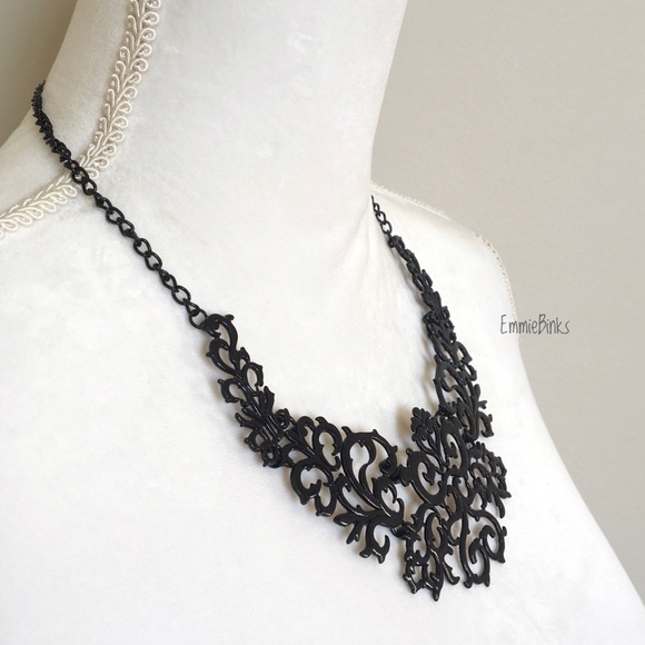 New Ornate Hollowed Out Vintage Vibe Statement Necklace Adjustable ~ Collar - Picture 4 of 16